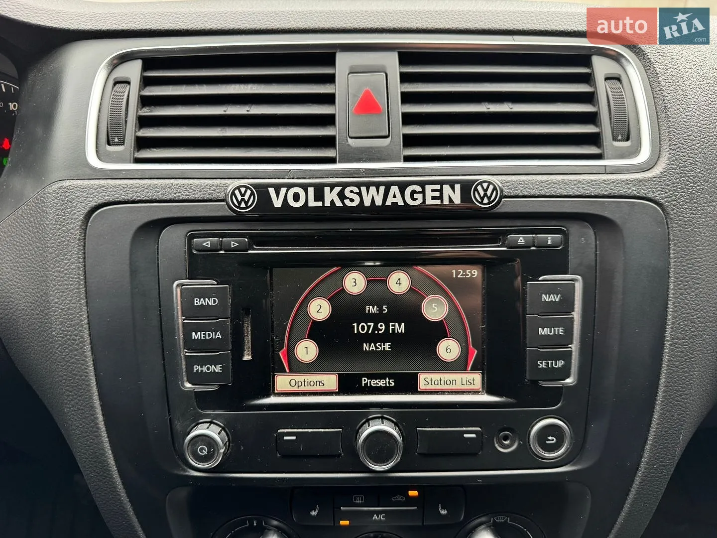 2012 Volkswagen Jetta - мініатюра 25