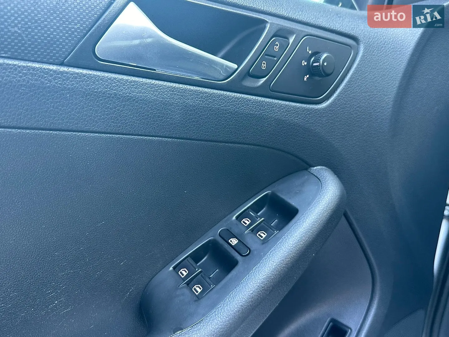 2011 Volkswagen Jetta - мініатюра 28