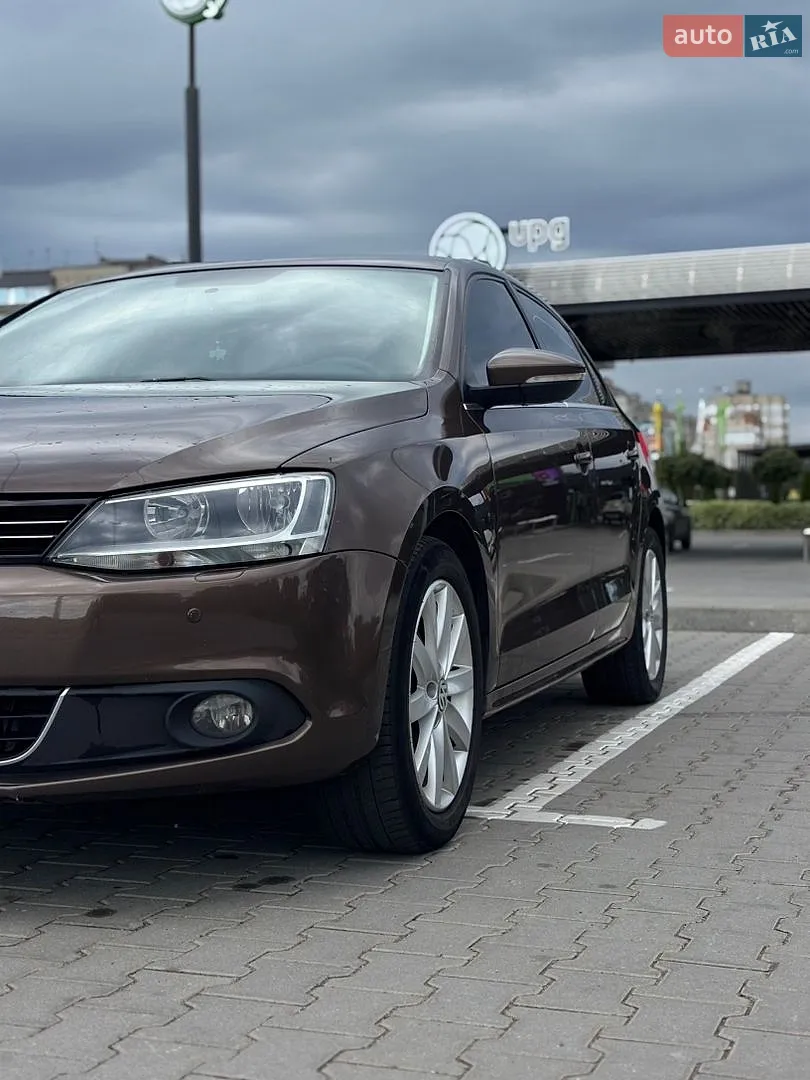 2011 Volkswagen Jetta - мініатюра 2