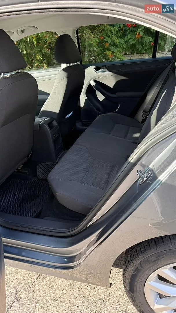 2011 Volkswagen Jetta - мініатюра 15