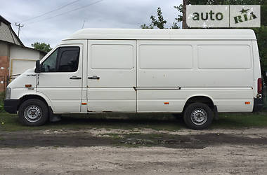Вантажопасажирський фургон Volkswagen LT 2006 в Львові