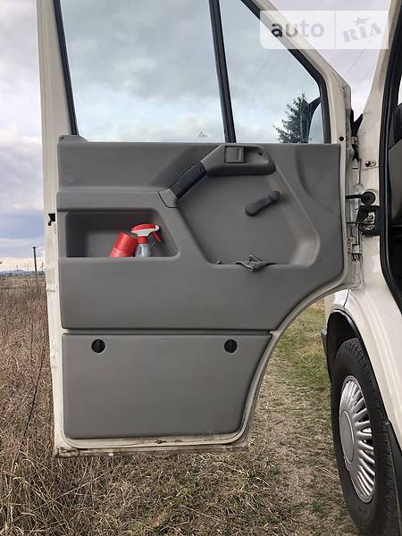 Вантажопасажирський фургон Volkswagen LT 2004 в Володимирі