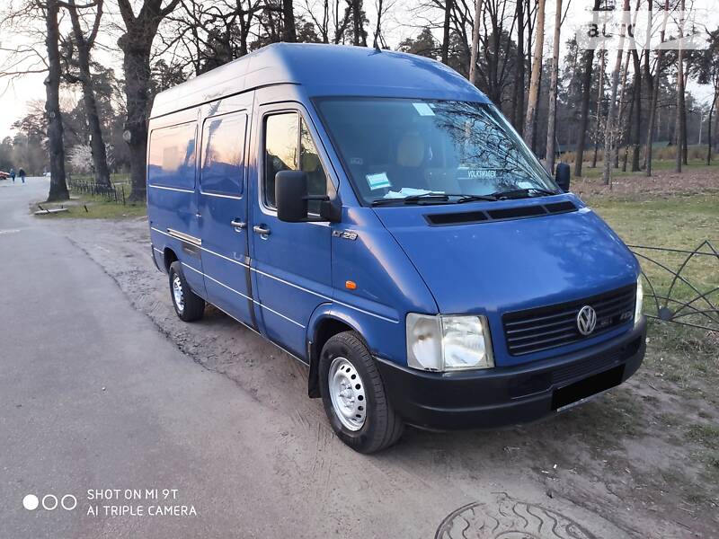 Вантажопасажирський фургон Volkswagen LT 2003 в Києві