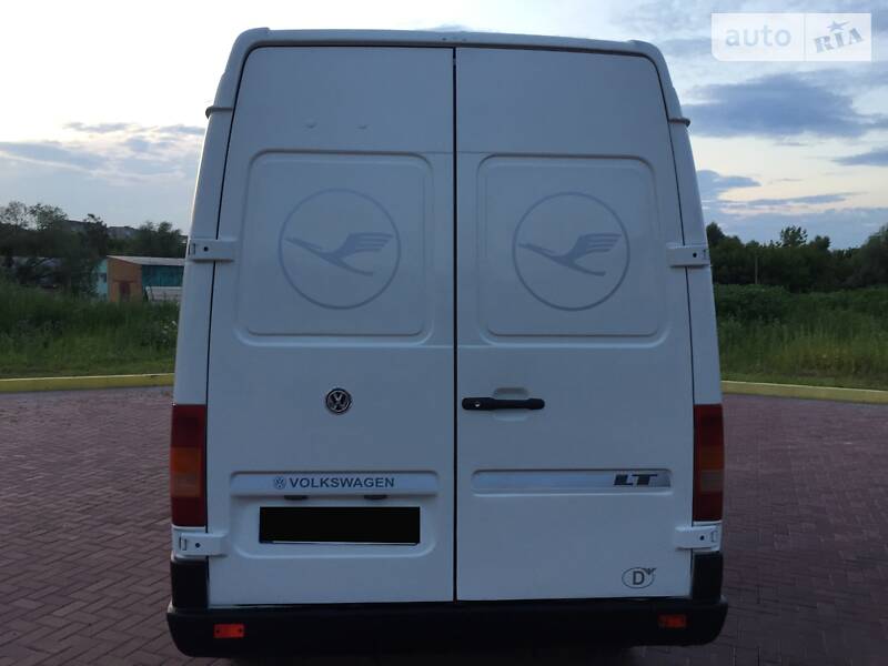 Вантажопасажирський фургон Volkswagen LT 2004 в Рівному