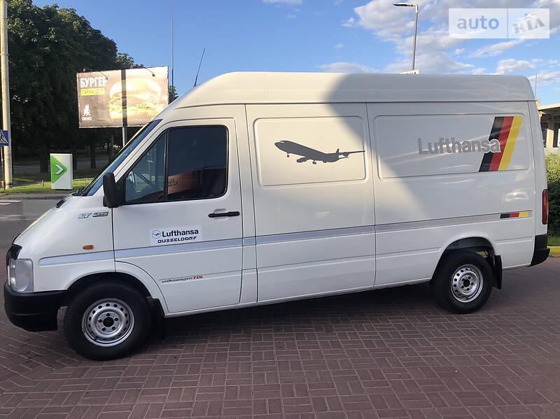 Вантажопасажирський фургон Volkswagen LT 2004 в Рівному