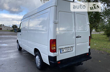 Грузовой фургон Volkswagen LT 2004 в Сарнах