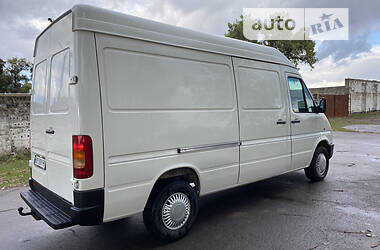 Вантажний фургон Volkswagen LT 2004 в Сарнах