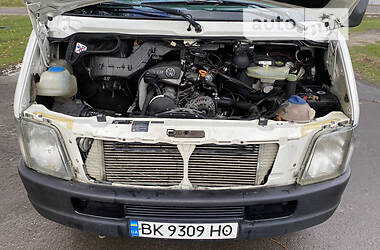 Вантажний фургон Volkswagen LT 2004 в Сарнах