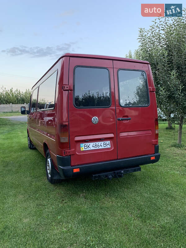 Вантажопасажирський фургон Volkswagen LT 2002 в Дубні