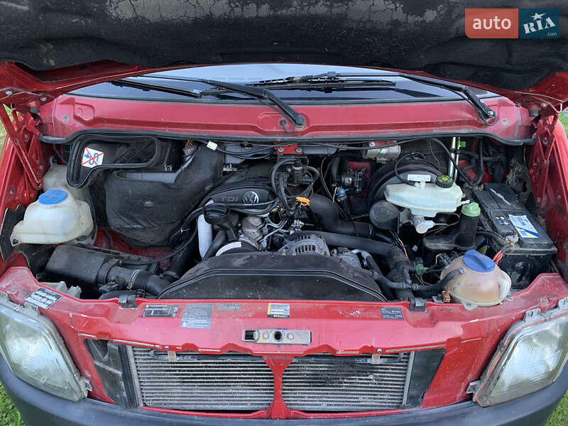 Вантажопасажирський фургон Volkswagen LT 2002 в Дубні