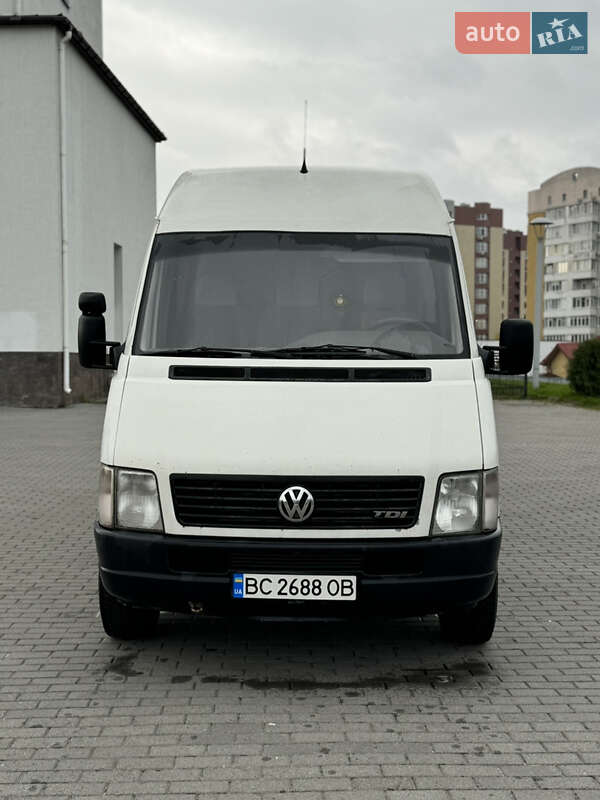 Грузопассажирский фургон Volkswagen LT 2004 в Львове