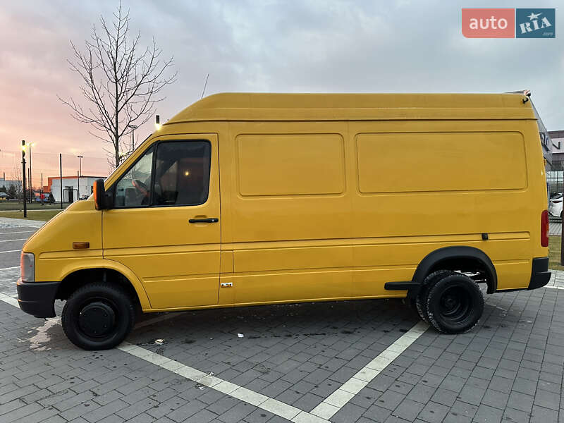 Вантажний фургон Volkswagen LT 2006 в Мукачевому