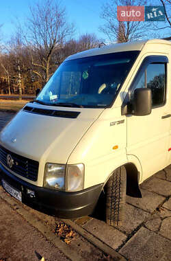 Вантажопасажирський фургон Volkswagen LT 2002 в Львові