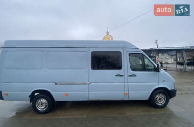 Вантажопасажирський фургон Volkswagen LT 2004 в Косові