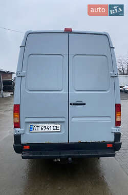 Вантажопасажирський фургон Volkswagen LT 2004 в Косові