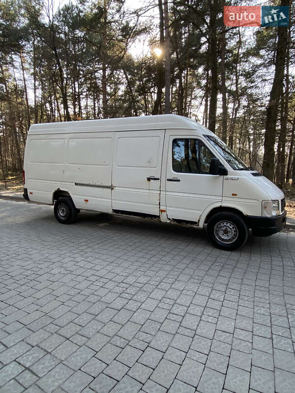 Грузовой фургон Volkswagen LT 2004 в Львове