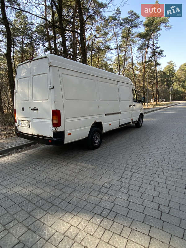 Грузовой фургон Volkswagen LT 2004 в Львове