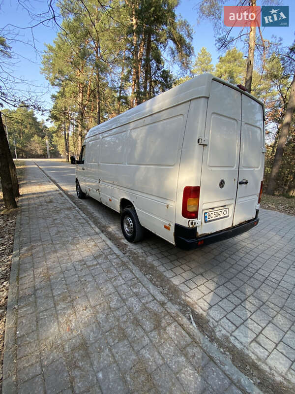 Грузовой фургон Volkswagen LT 2004 в Львове