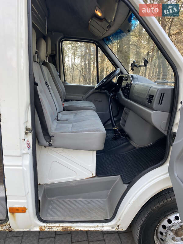 Грузовой фургон Volkswagen LT 2004 в Львове