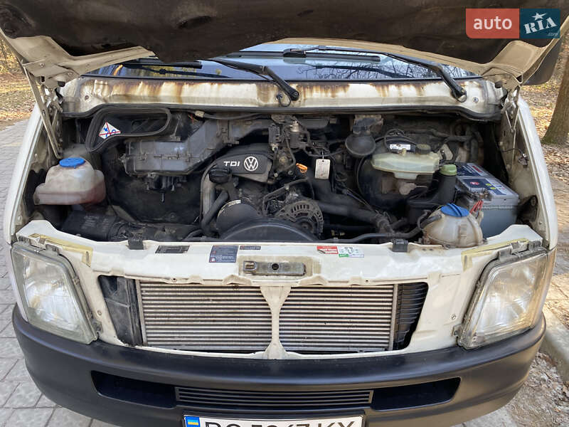 Грузовой фургон Volkswagen LT 2004 в Львове