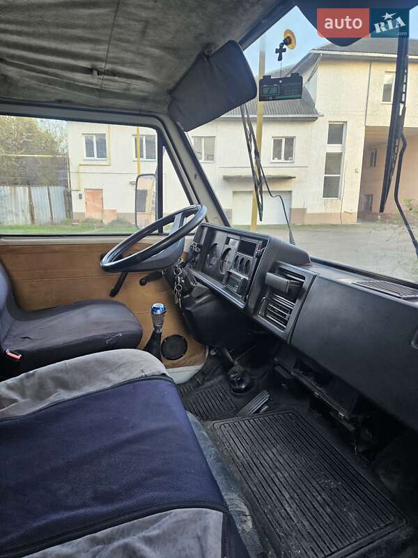 Вантажний фургон Volkswagen LT 1995 в Ужгороді