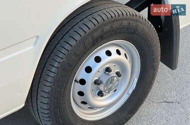 Грузовой фургон Volkswagen LT 2003 в 