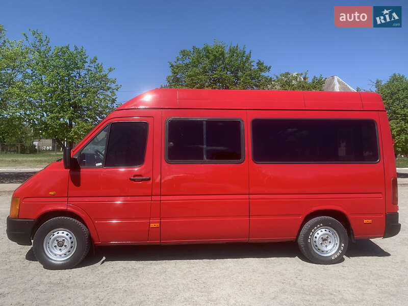 Вантажопасажирський фургон Volkswagen LT 1998 в Хотині