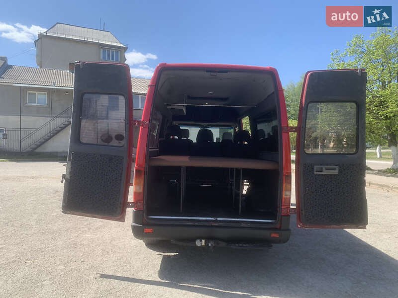 Вантажопасажирський фургон Volkswagen LT 1998 в Хотині