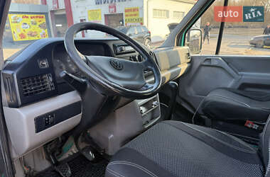 Грузопассажирский фургон Volkswagen LT 2004 в 