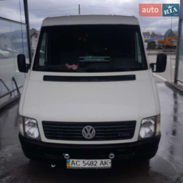 Вантажний фургон Volkswagen LT 1998 в Цумані