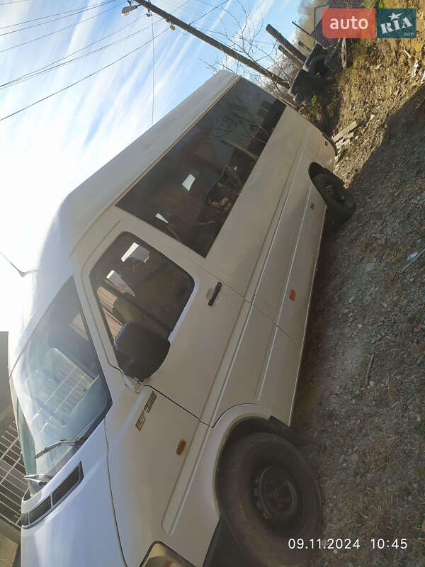Микроавтобус Volkswagen LT 2000 в Ужгороде
