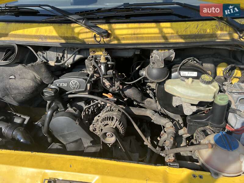 Вантажний фургон Volkswagen LT 2006 в Мукачевому