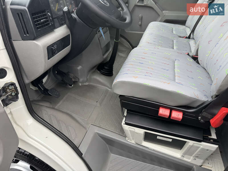 Грузовой фургон Volkswagen LT 2005 в Луцке