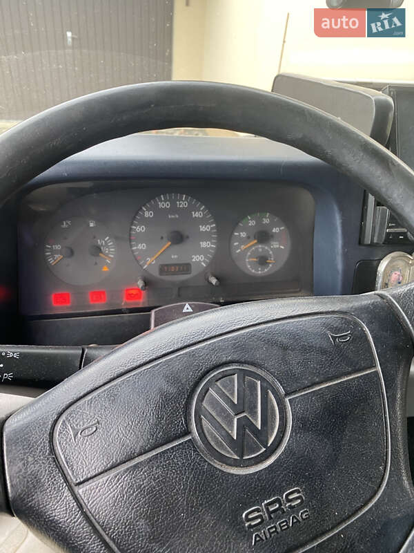 Вантажний фургон Volkswagen LT 2001 в Чернівцях