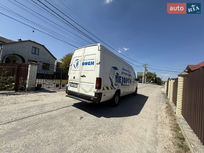 Вантажний фургон Volkswagen LT 2003 в Львові