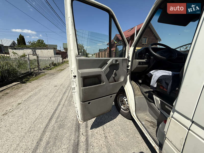 Вантажний фургон Volkswagen LT 2003 в Львові