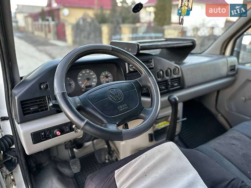Грузопассажирский фургон Volkswagen LT 2001 в Надворной