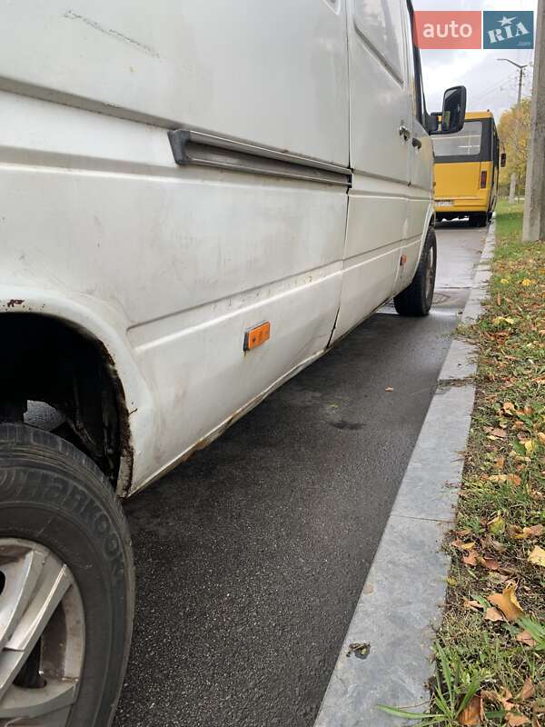 Грузовой фургон Volkswagen LT 2000 в Чернигове