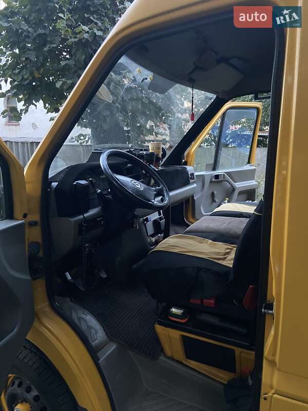 Грузовой фургон Volkswagen LT 2002 в Черновцах