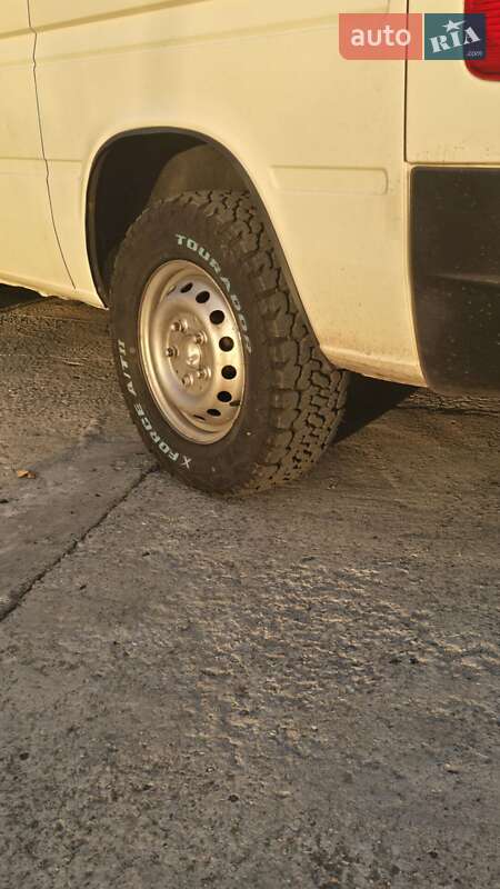 Вантажопасажирський фургон Volkswagen LT 2006 в Дніпрі