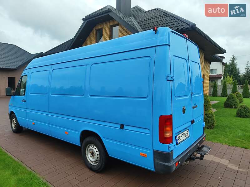 Вантажний фургон Volkswagen LT 2006 в Луцьку