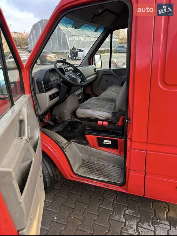 Грузовой фургон Volkswagen LT 2004 в Виннице