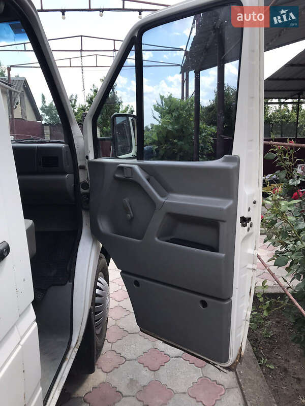 Грузовой фургон Volkswagen LT 2004 в Софиевке
