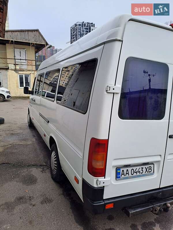 Приміський автобус Volkswagen LT 2004 в Києві