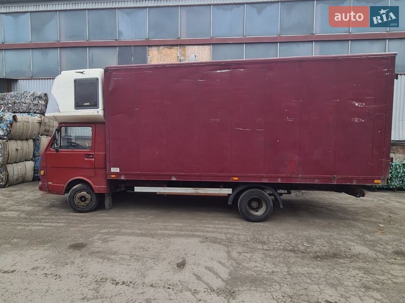 Вантажний фургон Volkswagen LT 1991 в Рівному