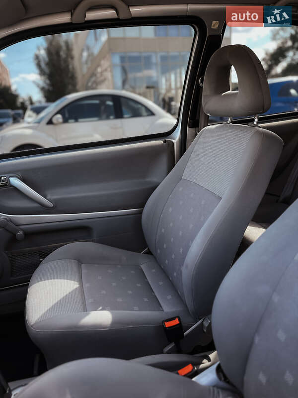Хэтчбек Volkswagen Lupo 2000 в Николаеве