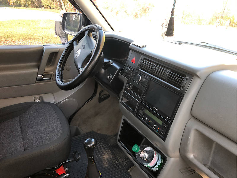 Вантажопасажирський фургон Volkswagen Multivan 2000 в Харкові