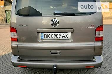 Минивэн Volkswagen Multivan 2009 в Ровно