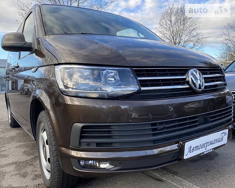 Мінівен Volkswagen Multivan 2018 в 