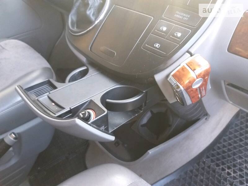 Вантажопасажирський фургон Volkswagen Multivan 2006 в Харкові